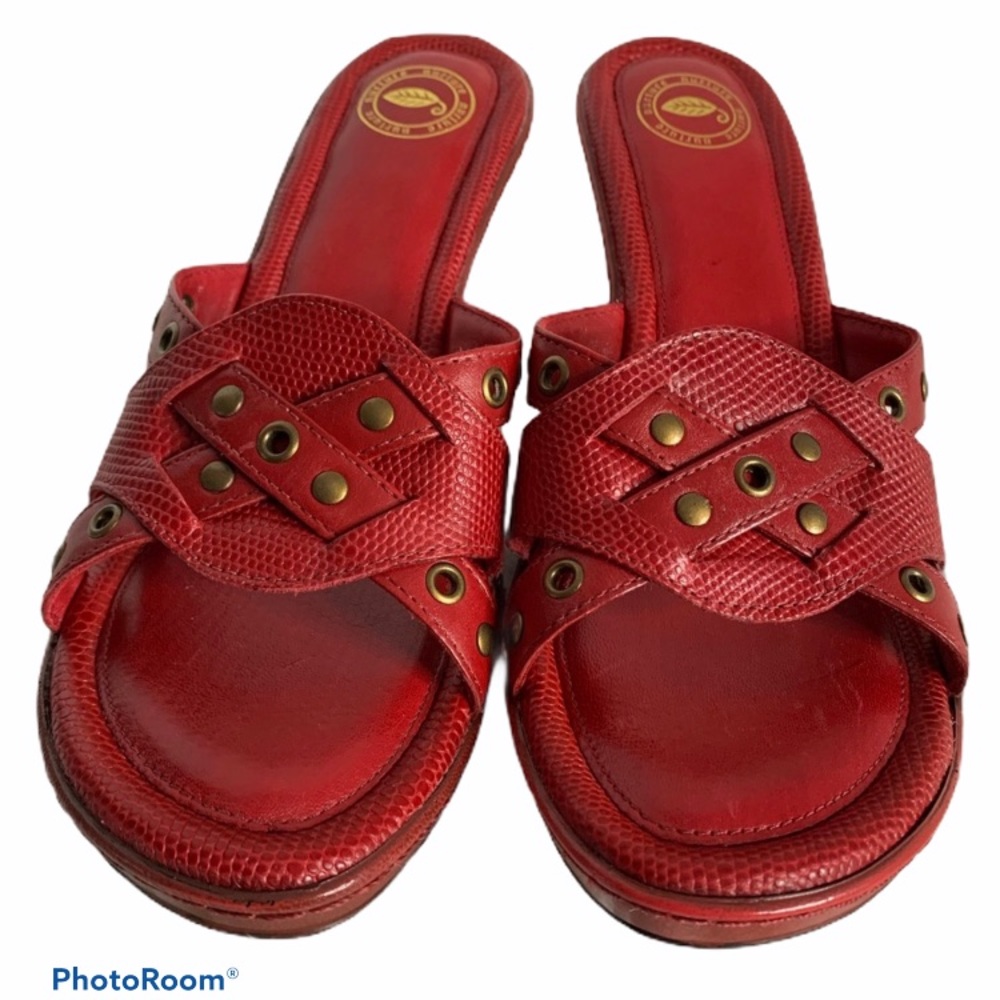 Nurture Red Sandal Gold Color Studs Slip-On 6-1/2M